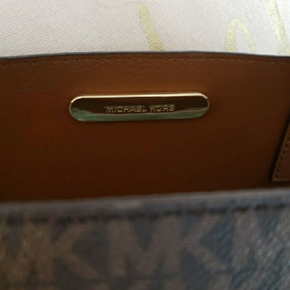 Michael Kors large Kelli tote, bag NWT - Picture 9 of 11